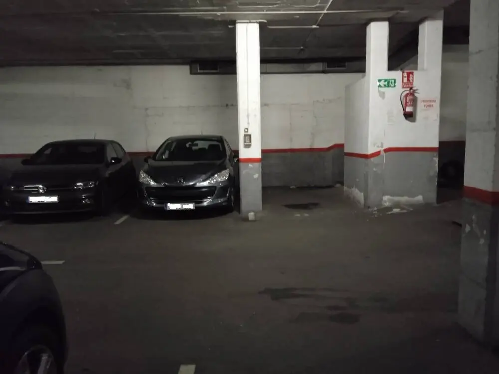 Plaza de aparcamiento en Esplugues de Llobregat 7