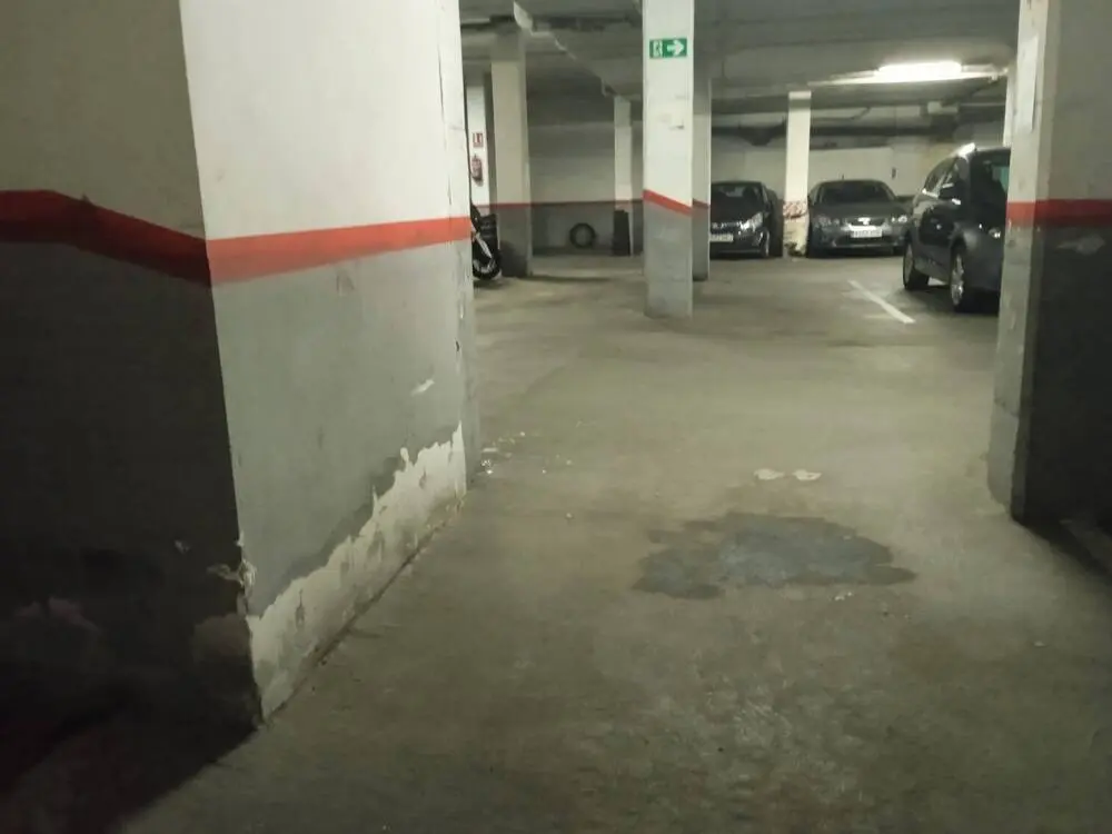Plaza de aparcamiento en Esplugues de Llobregat 8