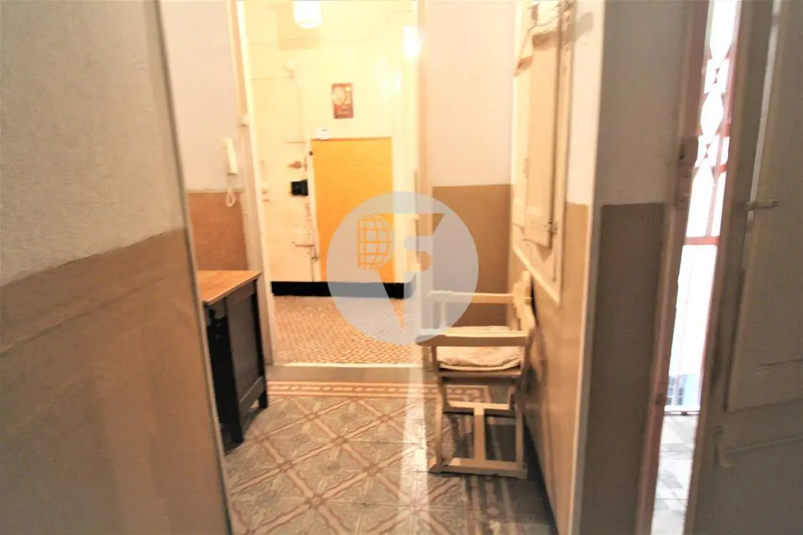 We have a unique investment opportunity in Avinyó street, in the heart of the city of Barcelona. 30
