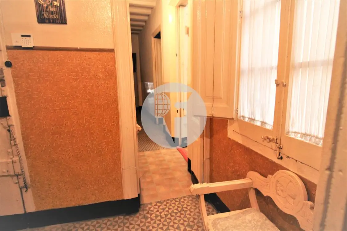 We have a unique investment opportunity in Avinyó street, in the heart of the city of Barcelona. 29