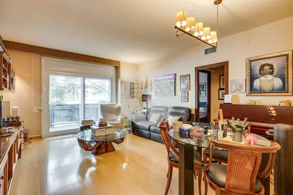 Vivienda de 114 m² en la calle Calvet