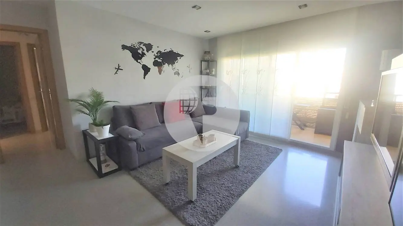 Magnificent 90 m² apartment with a spacious balcony and parking space included, located in the Can Roca area. 16