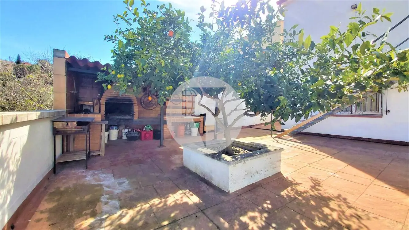 Charming house with two spacious living rooms and a spectacular barbecue in Can Palet de Vista Alegre.