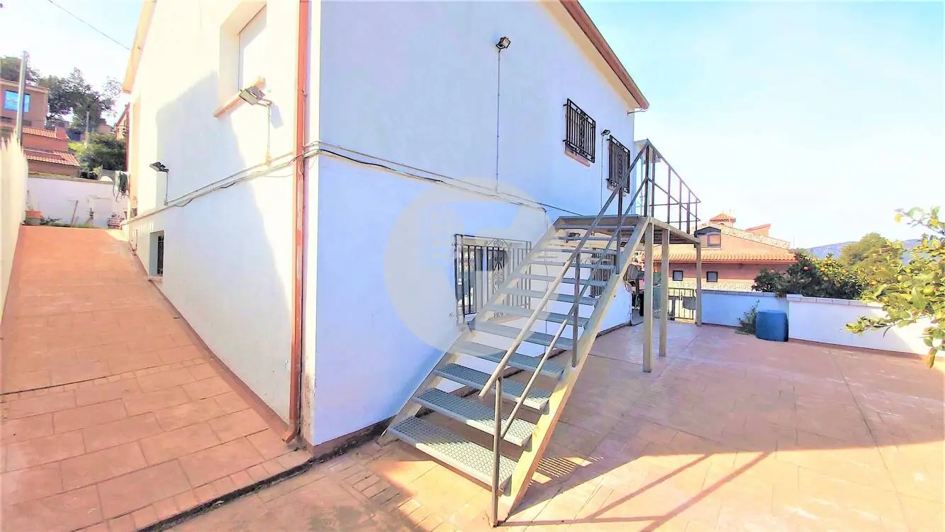 Charming house with two spacious living rooms and a spectacular barbecue in Can Palet de Vista Alegre. 35