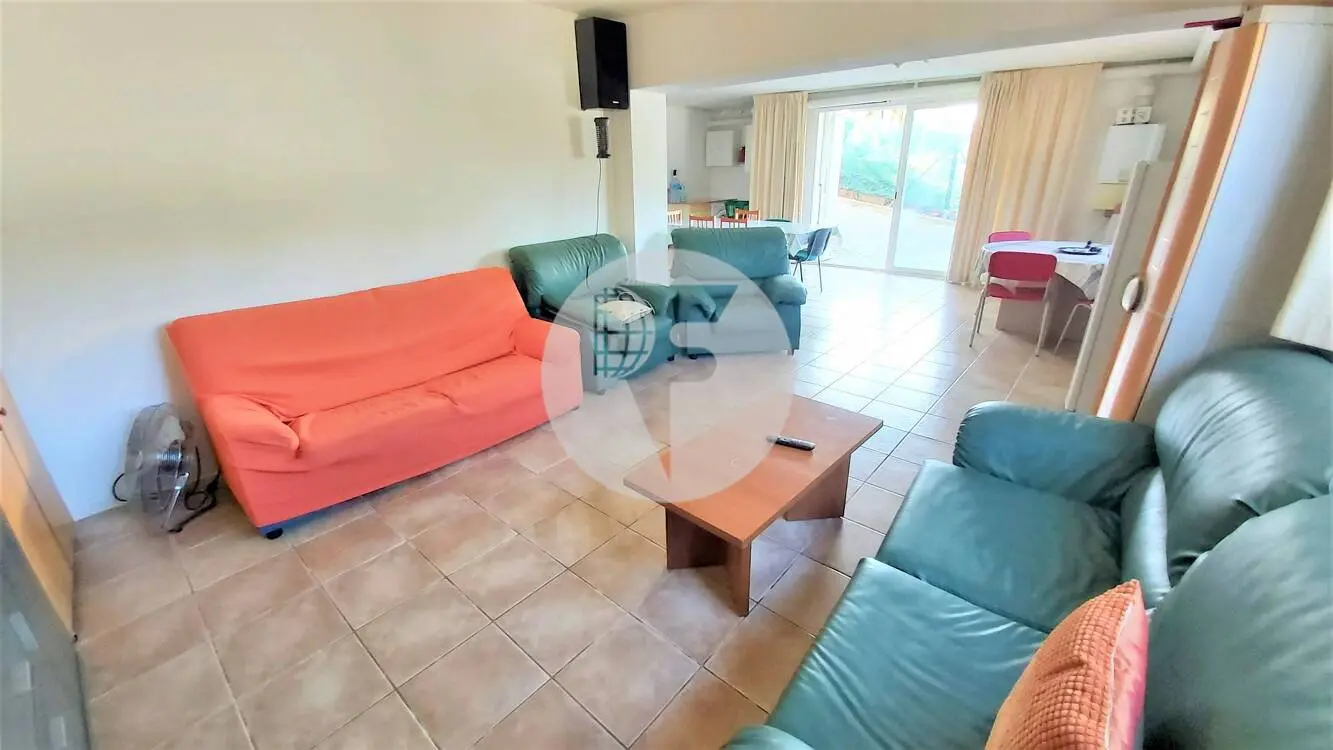 Charming house with two spacious living rooms and a spectacular barbecue in Can Palet de Vista Alegre. 24