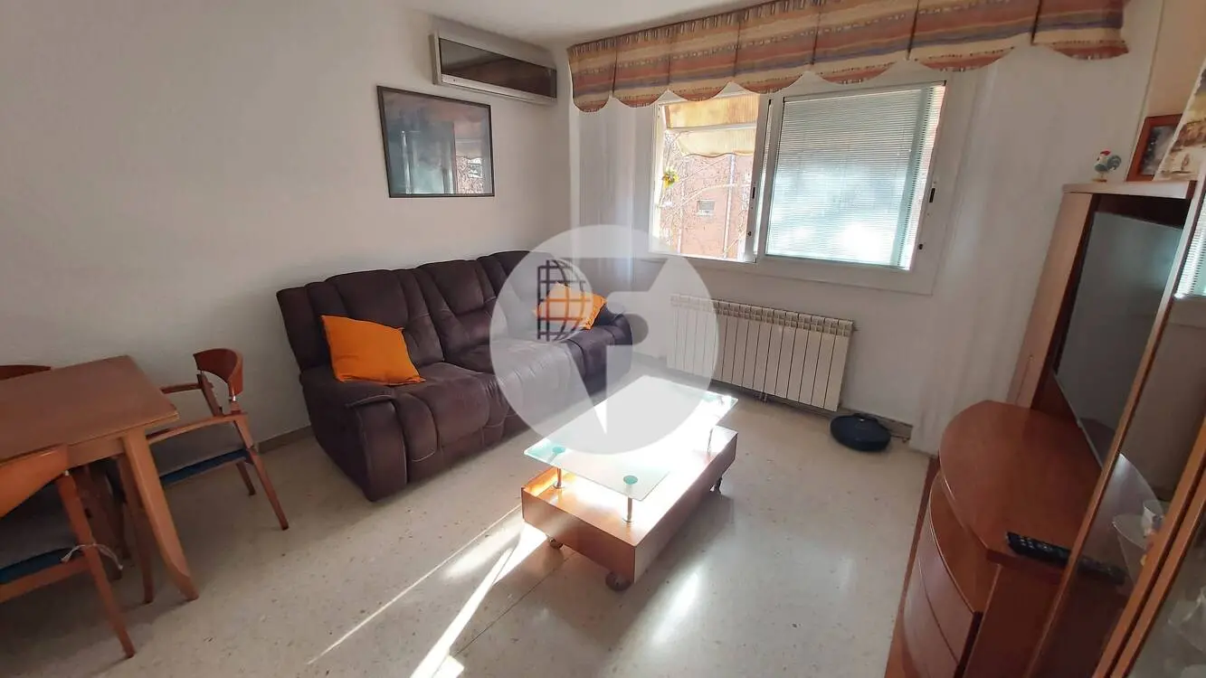Apartment of 90 m² in Sant Pere Nord, adjacent to the Olympic Zone of Terrassa, with a parking space included.
 12