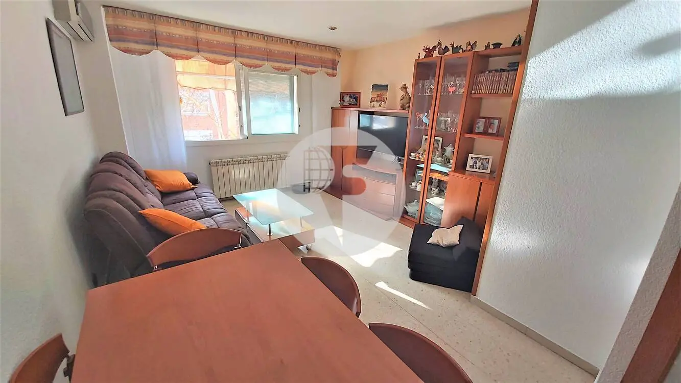 Apartment of 90 m² in Sant Pere Nord, adjacent to the Olympic Zone of Terrassa, with a parking space included.
 27