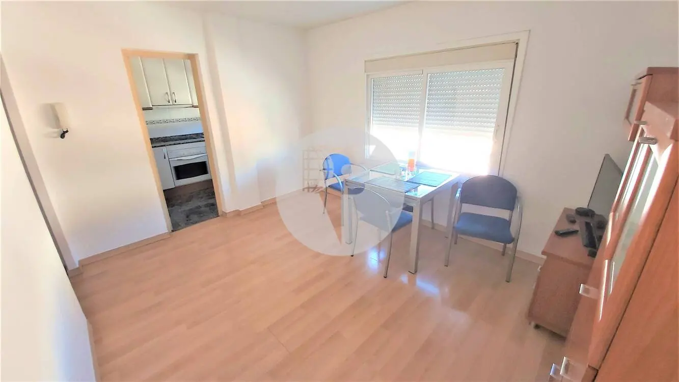 A charming 51 m² apartment located on Voluntaris Street, in the Olympic Zone of Terrassa 2