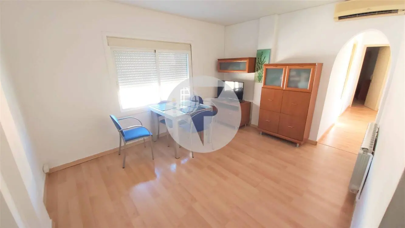 A charming 51 m² apartment located on Voluntaris Street, in the Olympic Zone of Terrassa