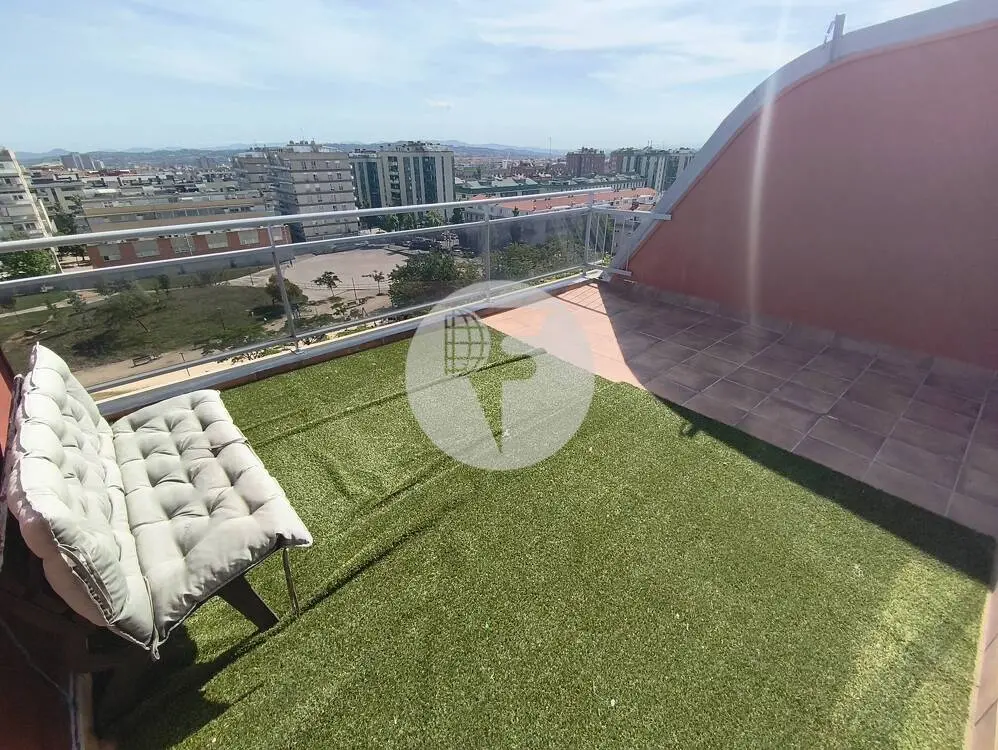 Gran Ático Dúplex con 3 Terrazas, 4 Habitaciones y 3 Baños en Zona Esportiva - imagen 4