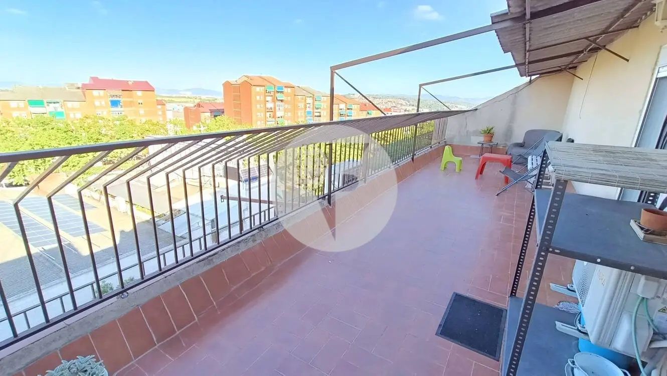 Ático exclusivo con terrazas y vistas a Montserrat en Terrassa - imagen 8