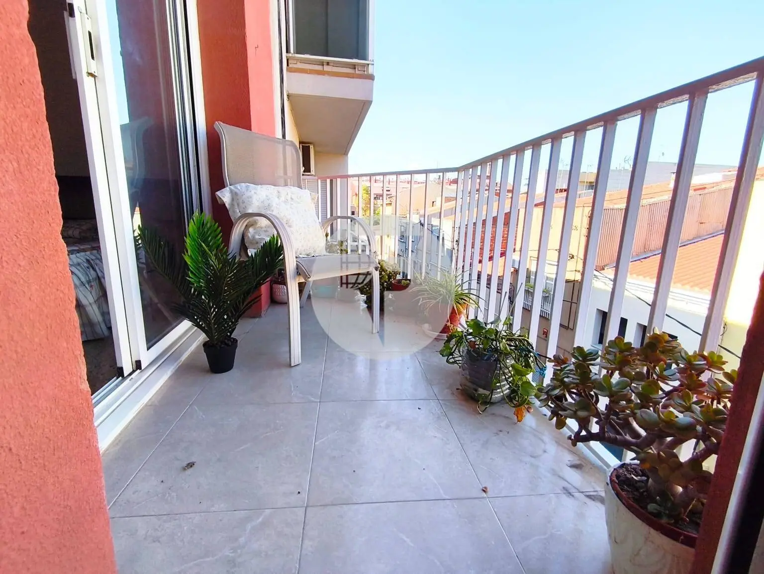 Bonito piso de 4 habitaciones en La Cogullada – Terrassa - imagen 2