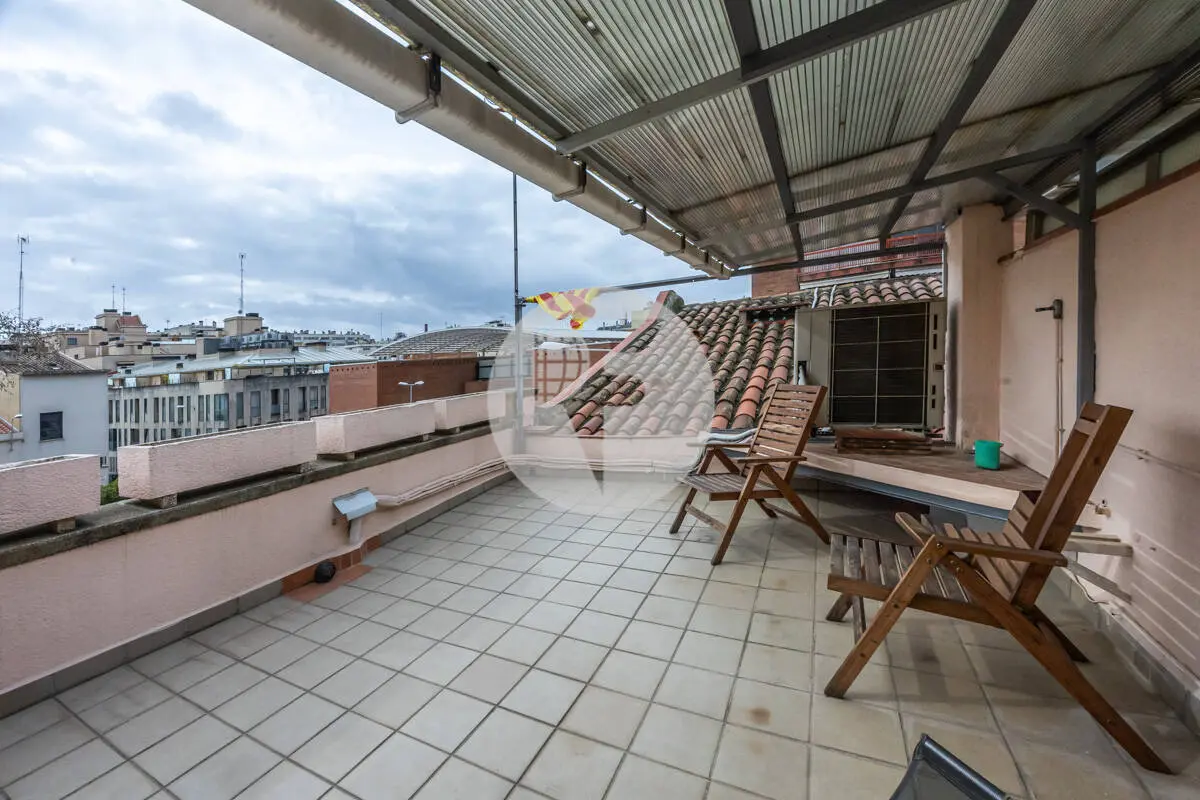 Encantadora casa esquinera en el centro de Sabadell - imagen 2