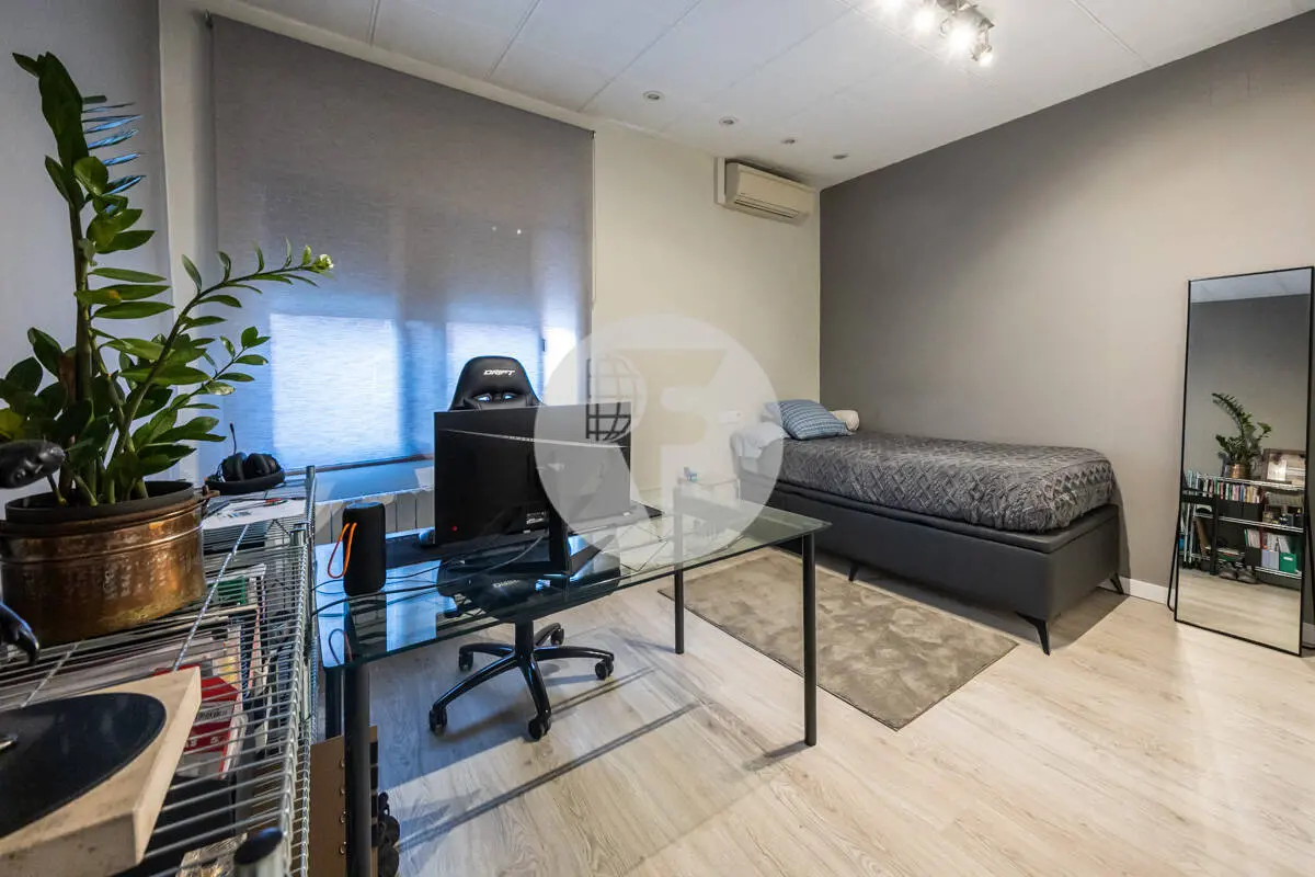 Encantadora casa esquinera en el centro de Sabadell - imagen 48