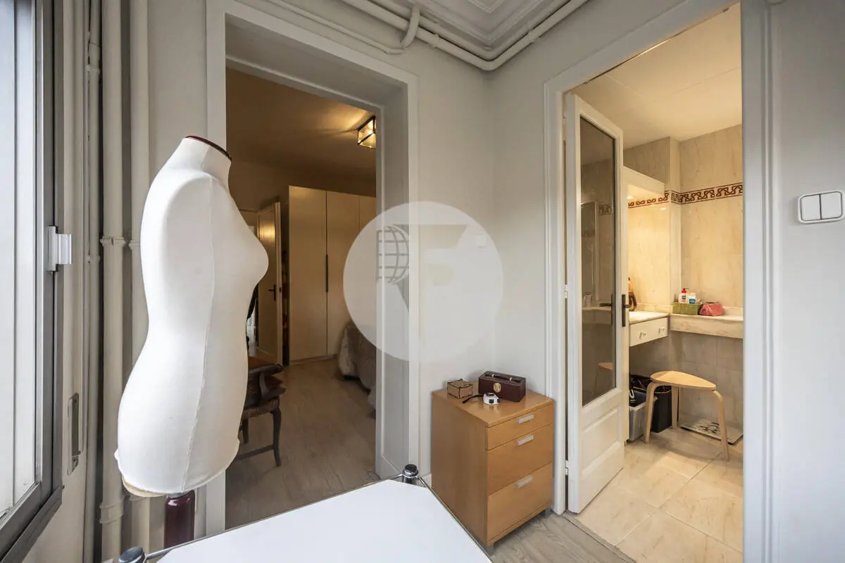 Encantadora casa esquinera en el centro de Sabadell - imagen 42