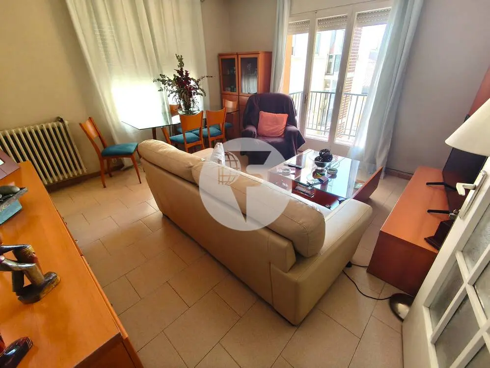 Amplia Vivienda Exterior de 4 Dormitorios y Balcón en el Centro de Terrassa - imagen 14