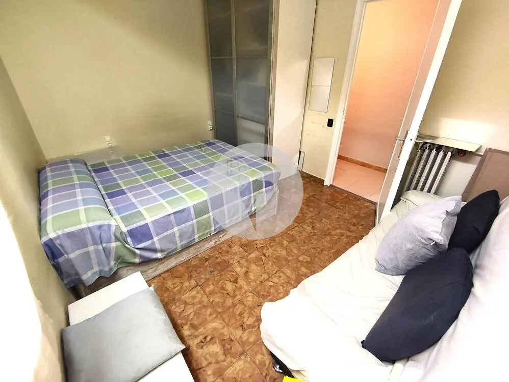 Amplia Vivienda Exterior de 4 Dormitorios y Balcón en el Centro de Terrassa - imagen 16