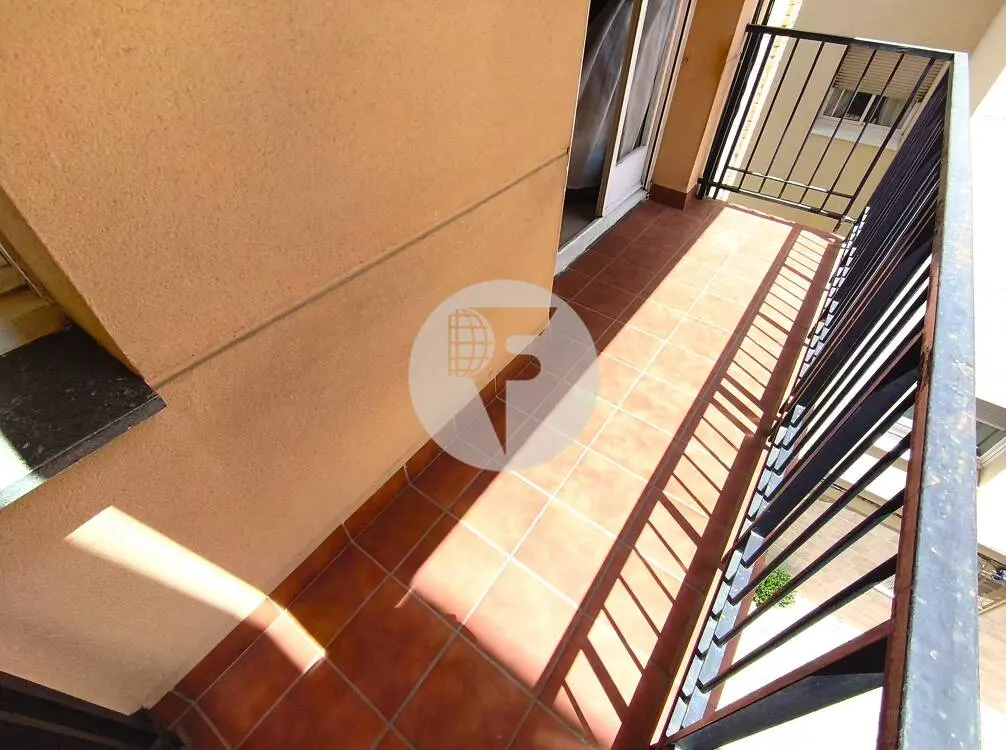 Amplia Vivienda Exterior de 4 Dormitorios y Balcón en el Centro de Terrassa - imagen 21