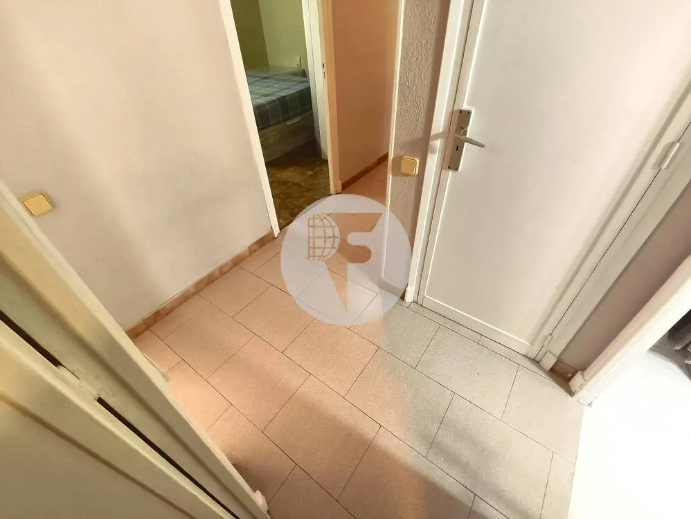 Amplia Vivienda Exterior de 4 Dormitorios y Balcón en el Centro de Terrassa - imagen 11
