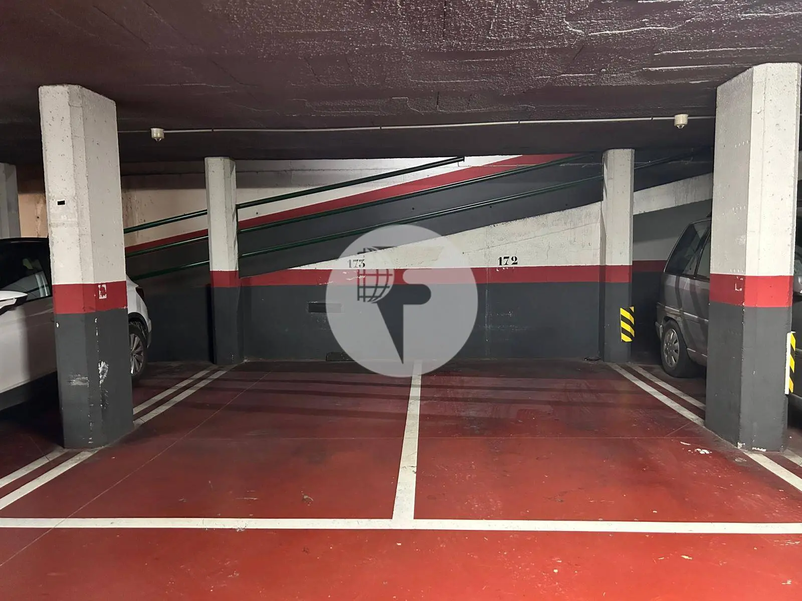 Pack de 11 Plazas de Parking en Venta con Rentabilidad Inmediata en Sabadell