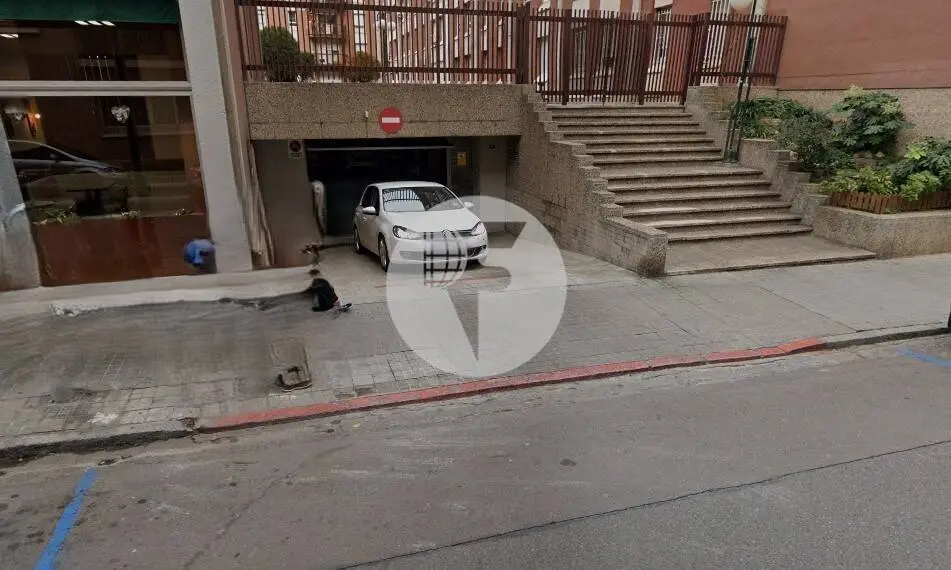 Plaza de Parking para Coche Pequeño junto a la Plaça Catalunya de Sabadell - imagen 4