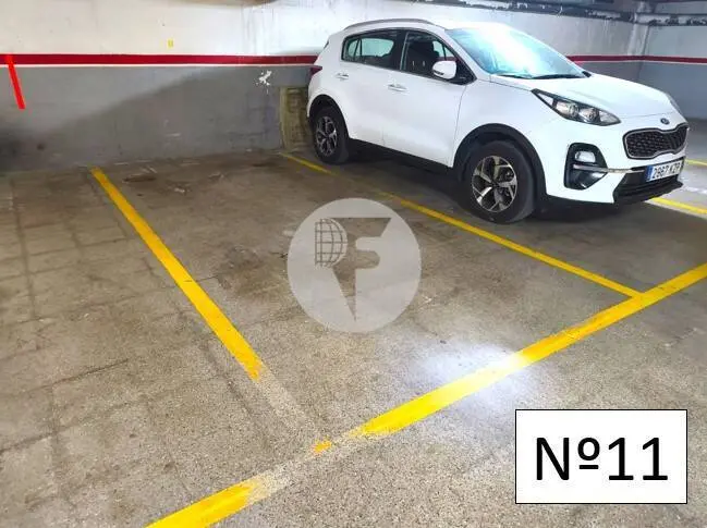 2 Plazas de Aparcamiento en Venta para Coche Grande y Moto (Zona Av. Àngel Sallent esquina c/ Dr. Salvà). - imagen 2
