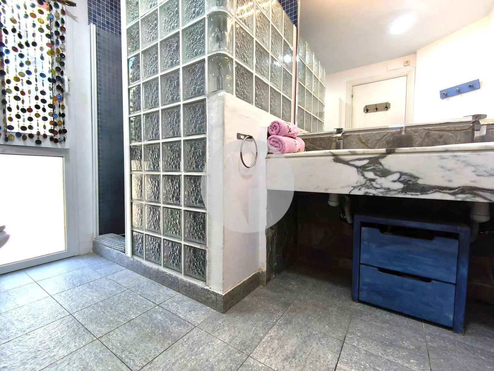 Casa en Rubí con 800 m² de jardín, piscina, privacidad y posibilidad de 2 viviendas - imagen 34