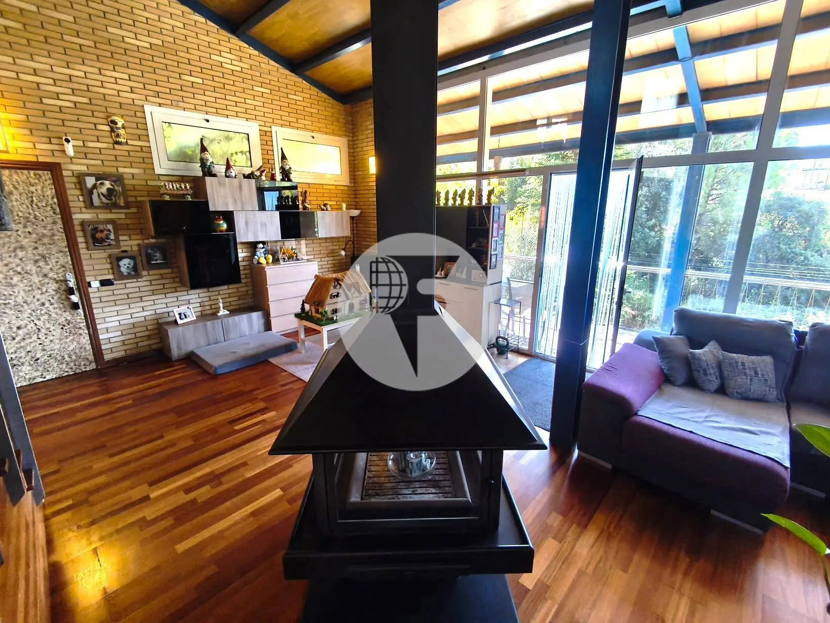 Casa en Rubí con 800 m² de jardín, piscina, privacidad y posibilidad de 2 viviendas - imagen 13