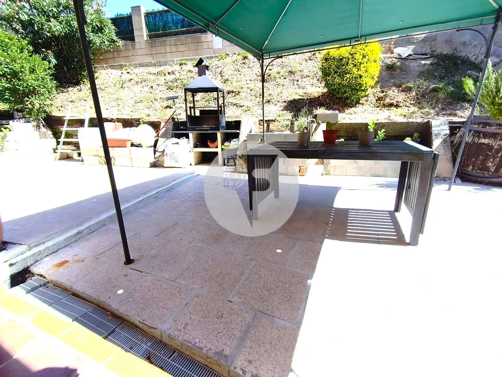 Casa en Rubí con 800 m² de jardín, piscina, privacidad y posibilidad de 2 viviendas - imagen 61