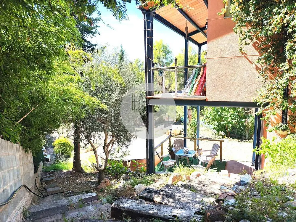 Casa en Rubí con 800 m² de jardín, piscina, privacidad y posibilidad de 2 viviendas - imagen 59