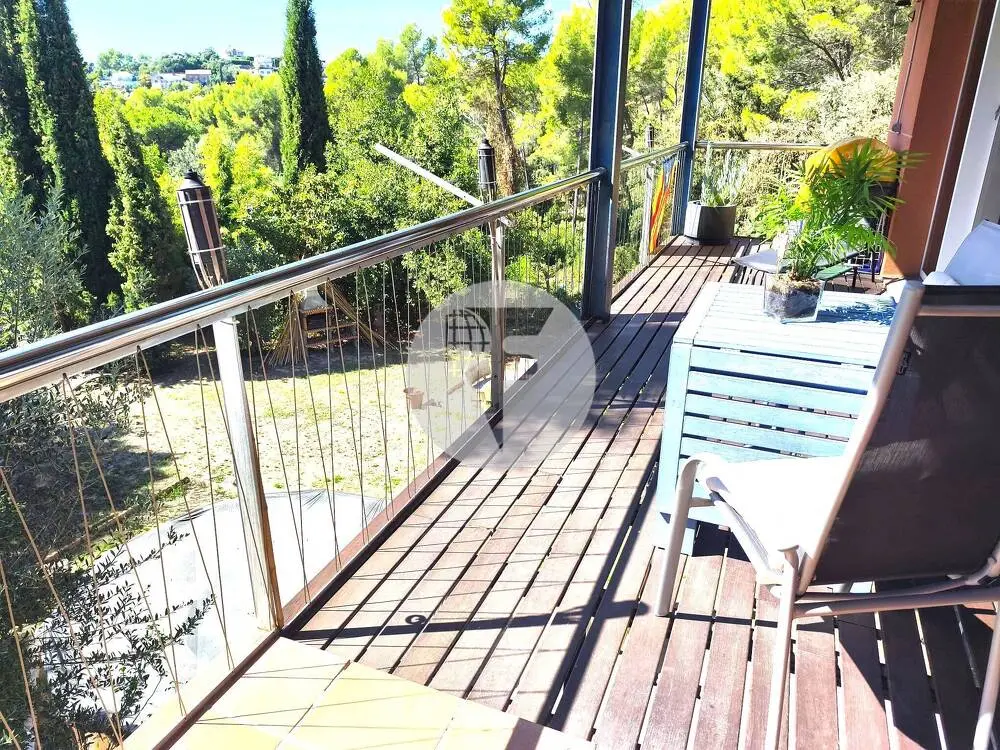 Casa en Rubí con 800 m² de jardín, piscina, privacidad y posibilidad de 2 viviendas - imagen 3