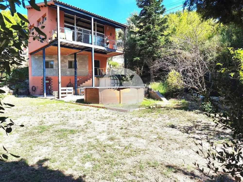 Casa en Rubí con 800 m² de jardín, piscina, privacidad y posibilidad de 2 viviendas - imagen 77