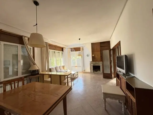 Casa en venta en Sant Feliu del Racó con terraza, chimenea y garaje