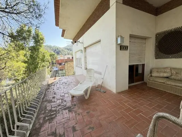 Casa en venta en Sant Feliu del Racó con terraza, chimenea y garaje - imagen 8