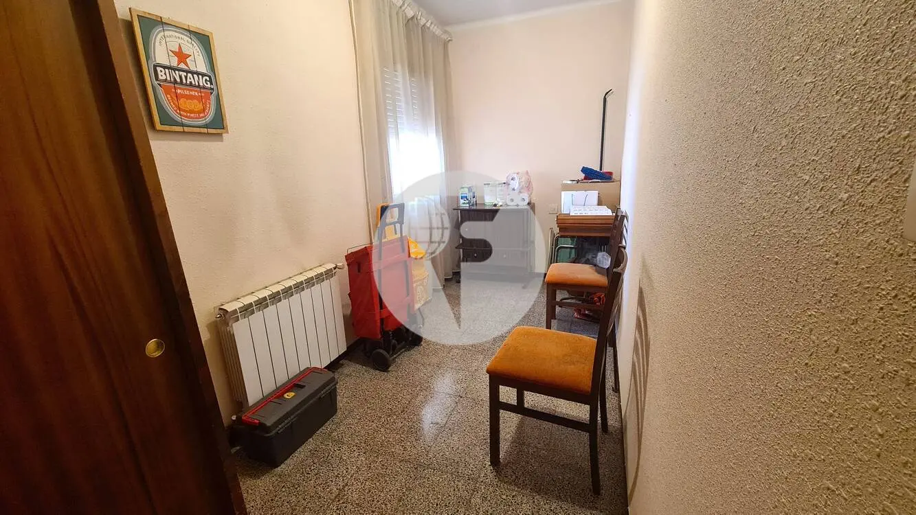 AMPLIO PISO FAMILIAR DE 4 HABITACIONES EN CAN ROCA - imagen 8