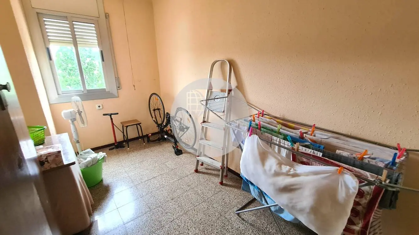 AMPLIO PISO FAMILIAR DE 4 HABITACIONES EN CAN ROCA - imagen 29