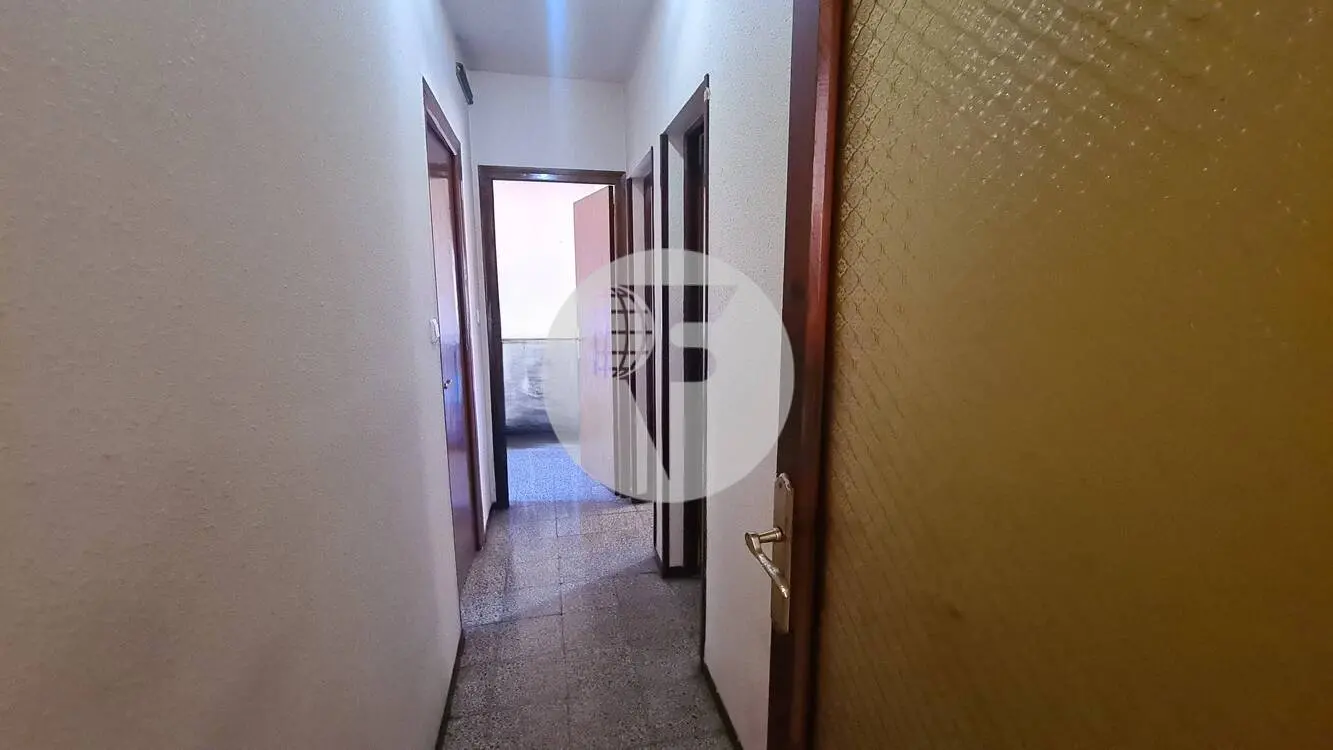 AMPLIO PISO FAMILIAR DE 4 HABITACIONES EN CAN ROCA - imagen 11