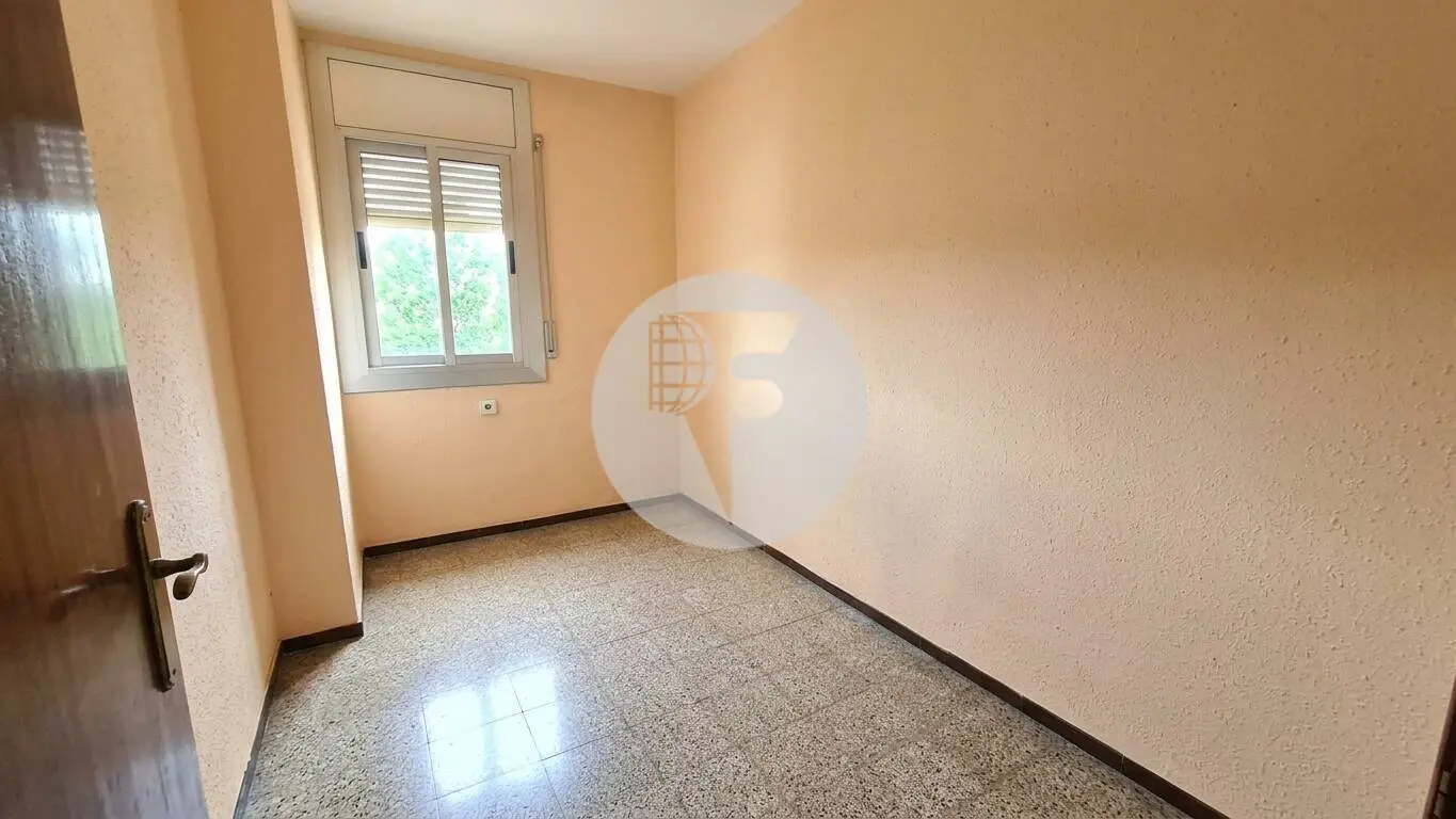 AMPLIO PISO FAMILIAR DE 4 HABITACIONES EN CAN ROCA - imagen 28