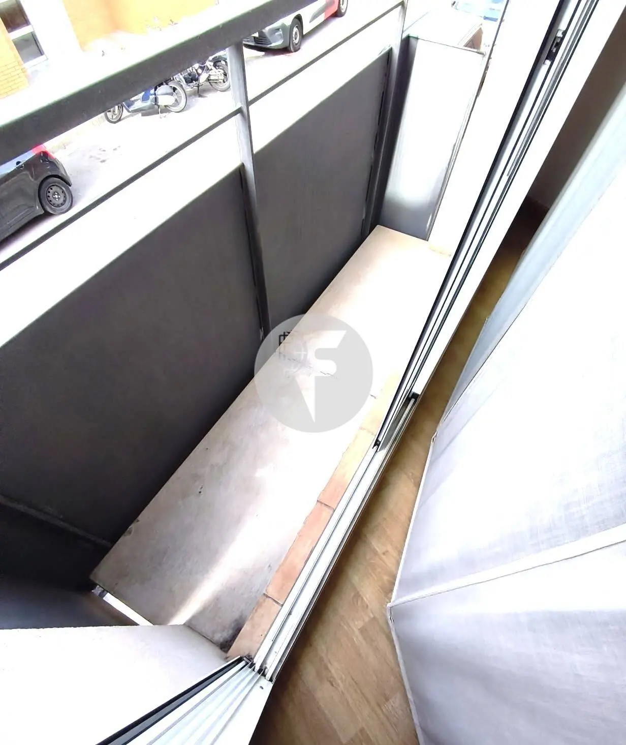 Bonito piso de 2 hab., con terraza, PK y trastero en Carrer Guipuzcoa, Torresana (La Gripia, Terrassa) - imagen 3