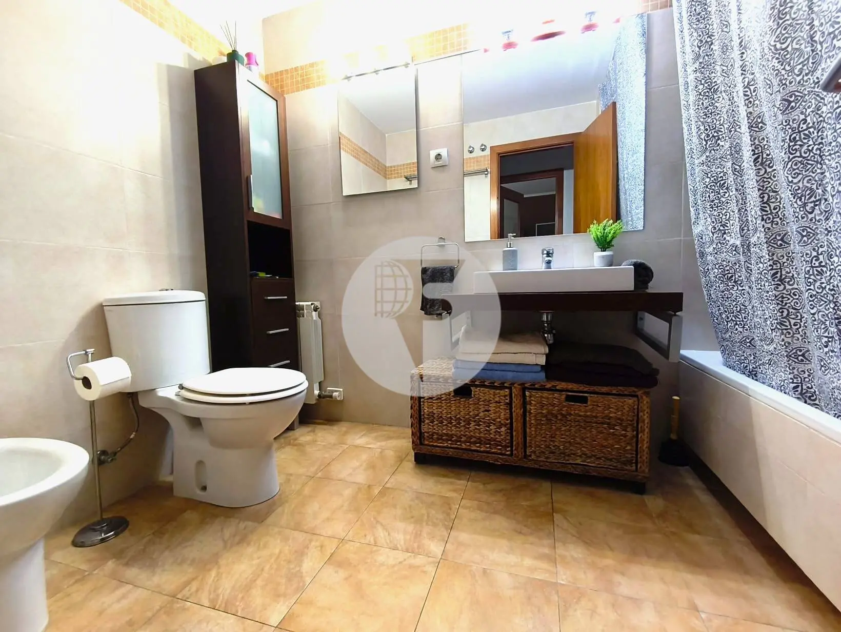 Bonito piso de 2 hab., con terraza, PK y trastero en Carrer Guipuzcoa, Torresana (La Gripia, Terrassa) - imagen 4