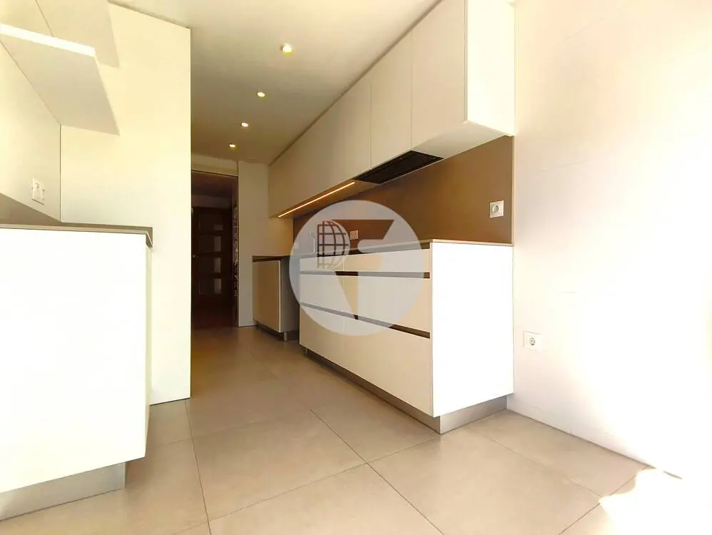 Bonito Ático Dúplex con Terraza y Balcón en Can Roca (A 60 Minutos de BCN – Plaza Cataluña) - imagen 31