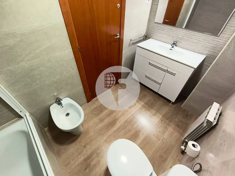 Bonito Ático Dúplex con Terraza y Balcón en Can Roca (A 60 Minutos de BCN – Plaza Cataluña) - imagen 34