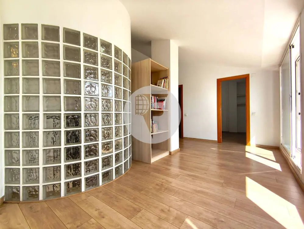 Bonito Ático Dúplex con Terraza y Balcón en Can Roca (A 60 Minutos de BCN – Plaza Cataluña) - imagen 21