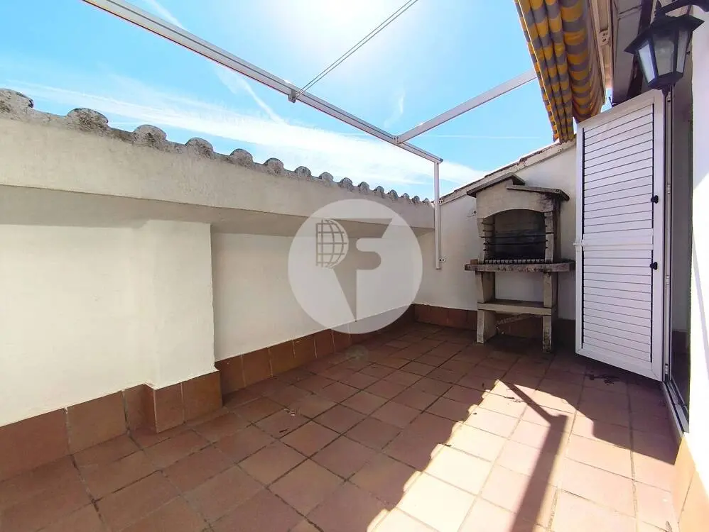 Bonito Ático Dúplex con Terraza y Balcón en Can Roca (A 60 Minutos de BCN – Plaza Cataluña) - imagen 4