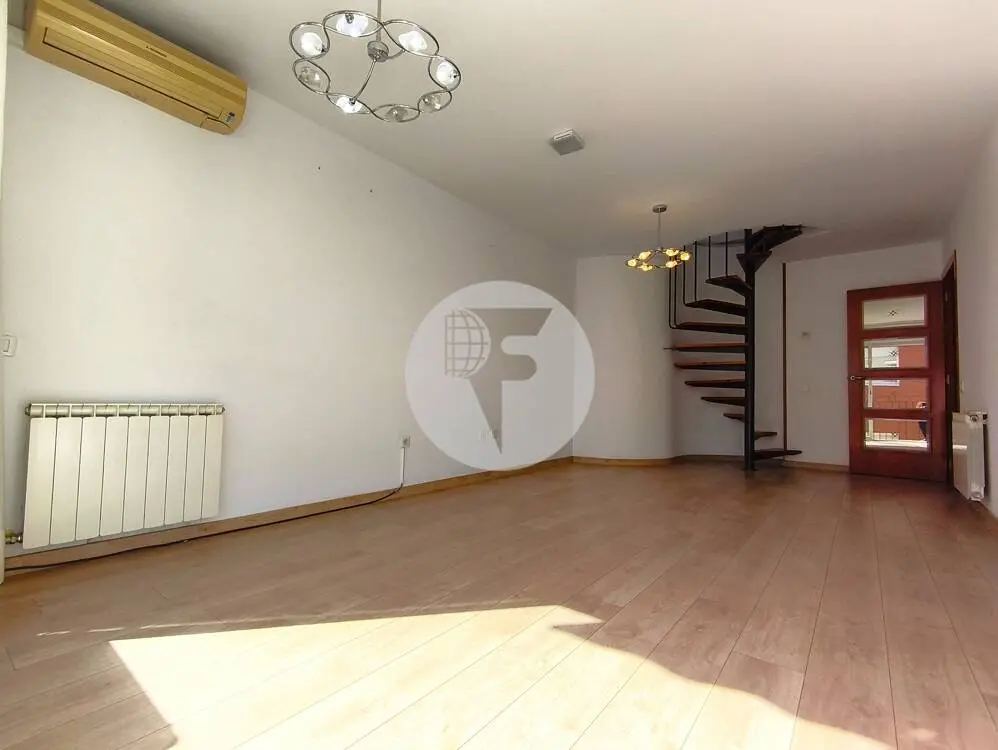 Bonito Ático Dúplex con Terraza y Balcón en Can Roca (A 60 Minutos de BCN – Plaza Cataluña) - imagen 29