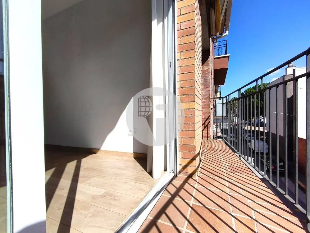 Bonito Ático Dúplex con Terraza y Balcón en Can Roca (A 60 Minutos de BCN – Plaza Cataluña) - imagen 48