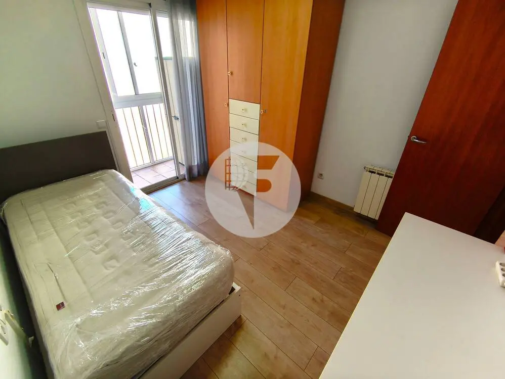 Bonito Ático Dúplex con Terraza y Balcón en Can Roca (A 60 Minutos de BCN – Plaza Cataluña) - imagen 39