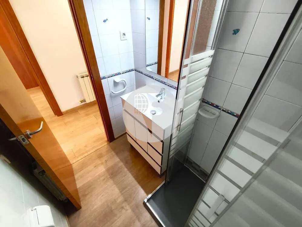 Bonito Ático Dúplex con Terraza y Balcón en Can Roca (A 60 Minutos de BCN – Plaza Cataluña) - imagen 37