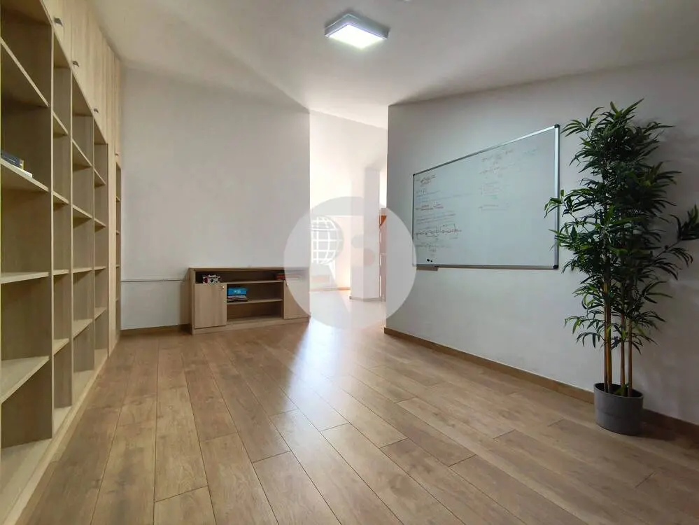 Bonito Ático Dúplex con Terraza y Balcón en Can Roca (A 60 Minutos de BCN – Plaza Cataluña) - imagen 43