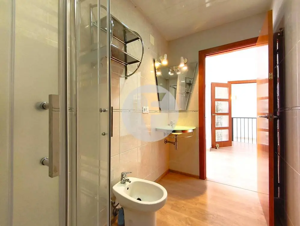Bonito Ático Dúplex con Terraza y Balcón en Can Roca (A 60 Minutos de BCN – Plaza Cataluña) - imagen 47